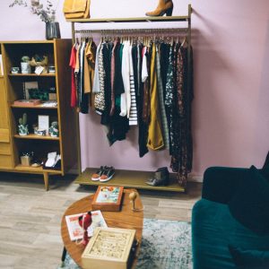 Portant et étagères en métal pour magasin