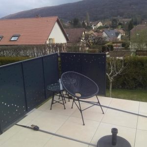 Panneau occultant pour terrasse de piscine